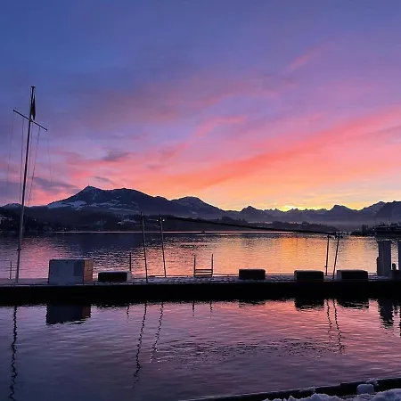Schöne 2.5 Zimmer Stadtwohnung mit Balkon im Herzen vom Luzern